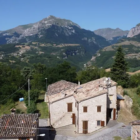 Un Sogno Nel Bosco بيت للعطل Montefortino