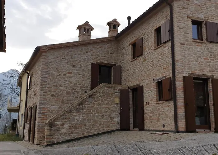 펜션 Un Sogno Nel Bosco Montefortino